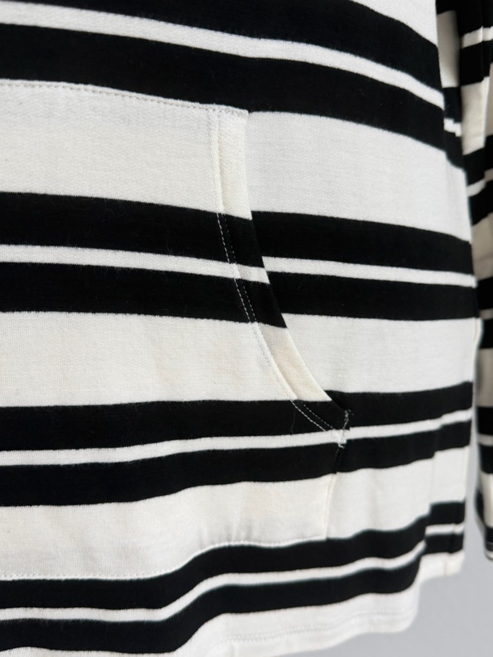 NWT Marketā & Spruce Striped Black & Cream Comfortable Zip-Up Pullover, Large - Picture 4 of 11